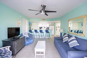 The Trinidad by Brightwild Pool View Parking