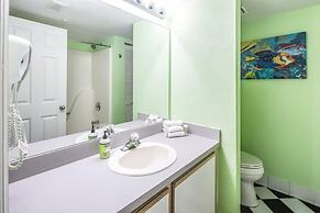 The Trinidad by Brightwild Pool View Parking