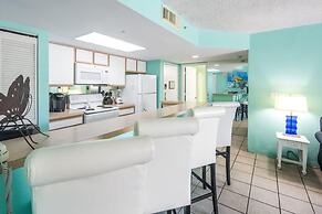 The Trinidad by Brightwild Pool View Parking