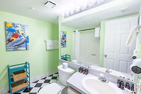 The Trinidad by Brightwild Pool View Parking