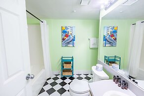 The Trinidad by Brightwild Pool View Parking