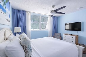 The Trinidad by Brightwild Pool View Parking