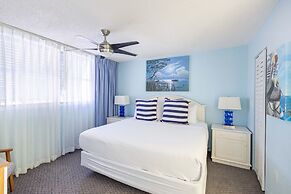 The Trinidad by Brightwild Pool View Parking