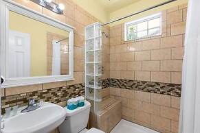 Poolside Paradise by Brightwild Heated Pool