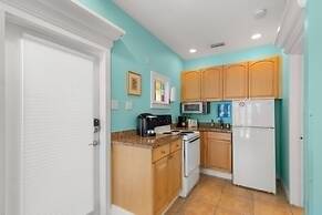 Poolside Paradise by Brightwild Heated Pool