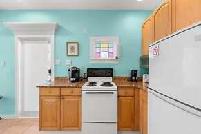 Poolside Paradise by Brightwild Heated Pool