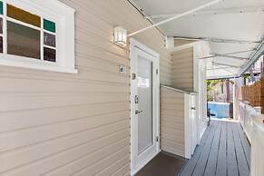 Poolside Paradise by Brightwild Heated Pool