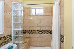 Poolside Paradise by Brightwild Heated Pool