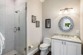 Aquaria House by Brightwild Pool Boat Dock