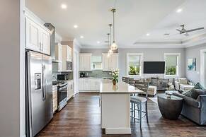 Aquaria House by Brightwild Pool Boat Dock