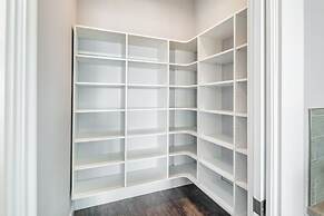 Aquaria House by Brightwild Pool Boat Dock