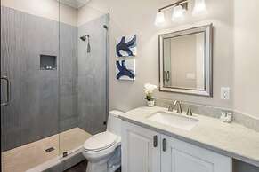 Aquaria House by Brightwild Pool Boat Dock