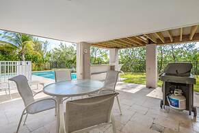 Aquaria House by Brightwild Pool Boat Dock