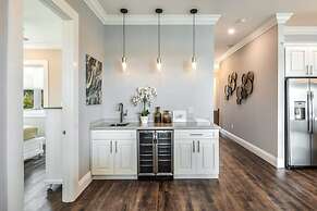 Aquaria House by Brightwild Pool Boat Dock