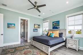 Mastway House by Brightwild Pool Dock