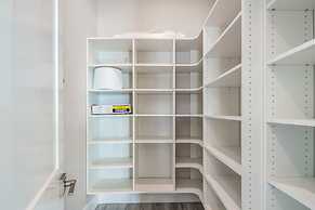 Mastway House by Brightwild Pool Dock