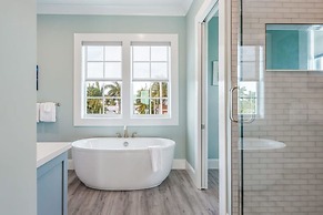 Mastway House by Brightwild Pool Dock