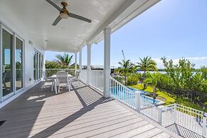 Mastway House by Brightwild Pool Dock