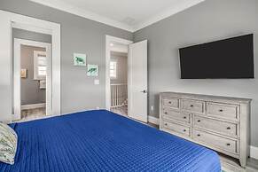 Mastway House by Brightwild Pool Dock