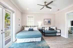 Mastway House by Brightwild Pool Dock