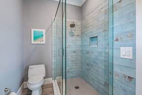 Mastway House by Brightwild Pool Dock