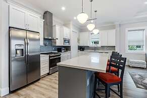 Seagate House by Brightwild Waterfront w Dock