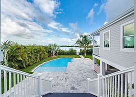 Seagate House by Brightwild Waterfront w Dock