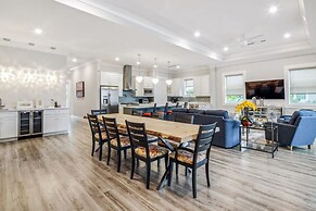 Seagate House by Brightwild Waterfront w Dock