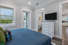 Seagate House by Brightwild Waterfront w Dock