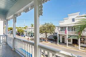 Sky Suite on Duval by Brightwild Condo w Balcony