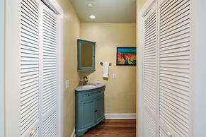 Sky Suite on Duval by Brightwild Condo w Balcony