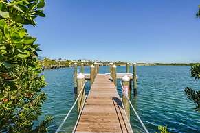 Spindrift House by Brightwild Huge Pool Dock