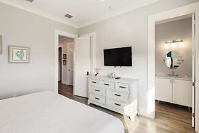 Spindrift House by Brightwild Huge Pool Dock