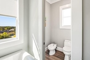 Spindrift House by Brightwild Huge Pool Dock