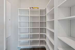 Spindrift House by Brightwild Huge Pool Dock