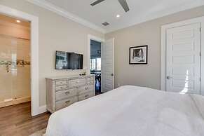 Mirador House by Brightwild Pool Dock