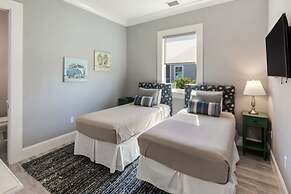 Waterlane House by Brightwild Pool Boat Dock