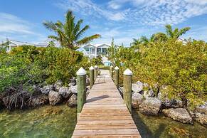 Waterlane House by Brightwild Pool Boat Dock