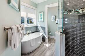 Waterlane House by Brightwild Pool Boat Dock