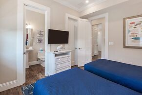 Suncoast House by Brightwild Pool Boat Dock