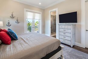 Suncoast House by Brightwild Pool Boat Dock