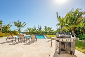 Suncoast House by Brightwild Pool Boat Dock