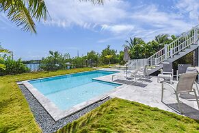 Springtide House by Brightwild Waterfront Pool