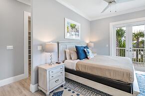 Springtide House by Brightwild Waterfront Pool