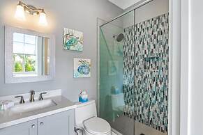 Springtide House by Brightwild Waterfront Pool