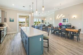 Springtide House by Brightwild Waterfront Pool