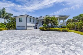 Springtide House by Brightwild Waterfront Pool