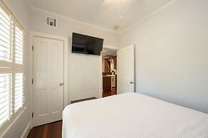 Conch Cottage by Brightwild Quiet w Shared Pool