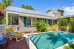 Conch Cottage by Brightwild Quiet w Shared Pool