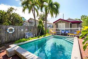 Conch Cottage by Brightwild Quiet w Shared Pool